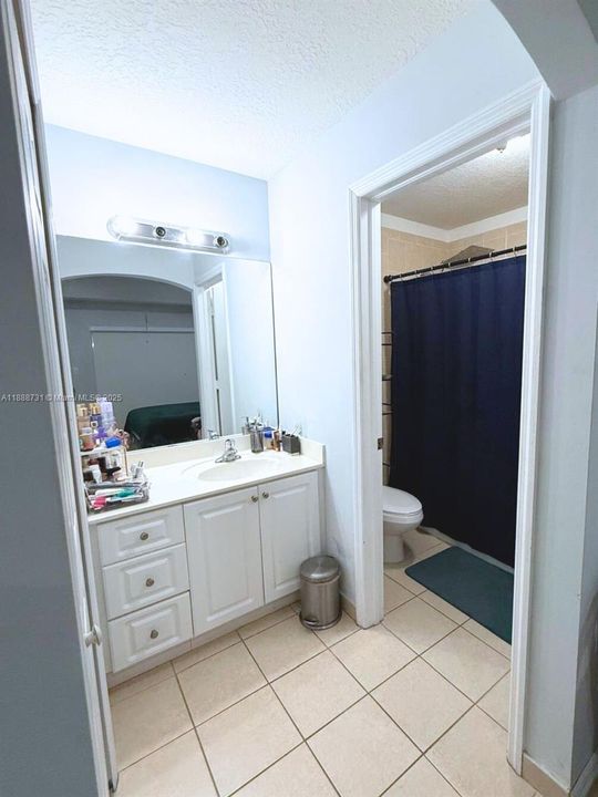 En Venta: $380,000 (3 camas, 2 baños, 1383 Pies cuadrados)