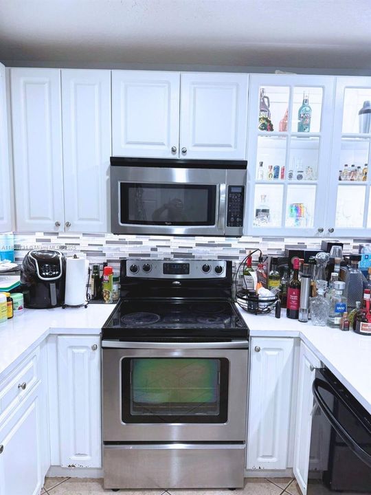 En Venta: $380,000 (3 camas, 2 baños, 1383 Pies cuadrados)