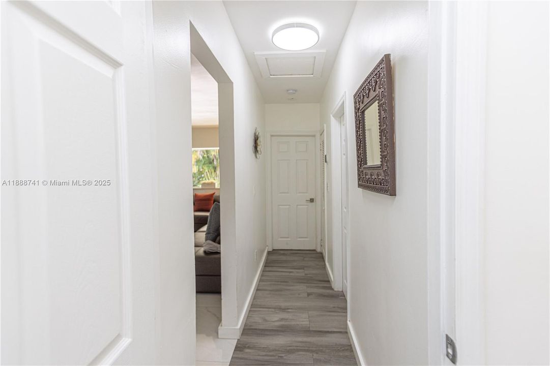 Ground level, lateral side with 2 Bedrooms and a Full Bathroom