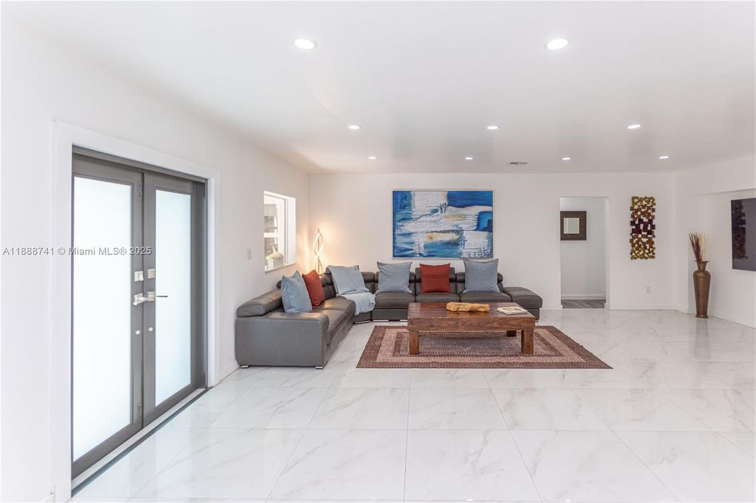 For Sale: $1,685,000 (5 beds, 3 baths, 3588 Square Feet)