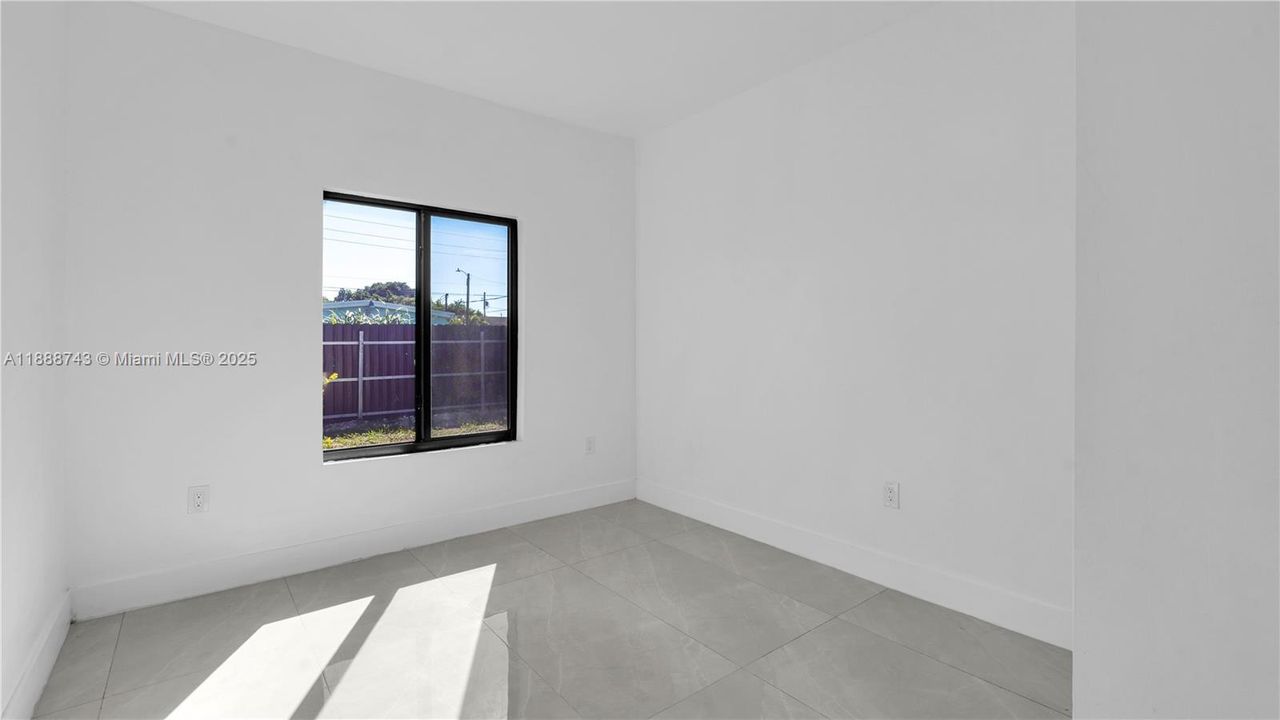 Active With Contract: $3,330 (3 beds, 2 baths, 1250 Square Feet)