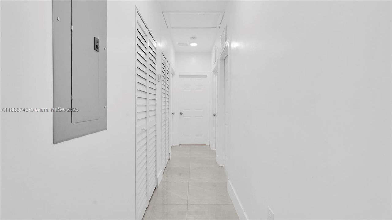 Active With Contract: $3,330 (3 beds, 2 baths, 1250 Square Feet)