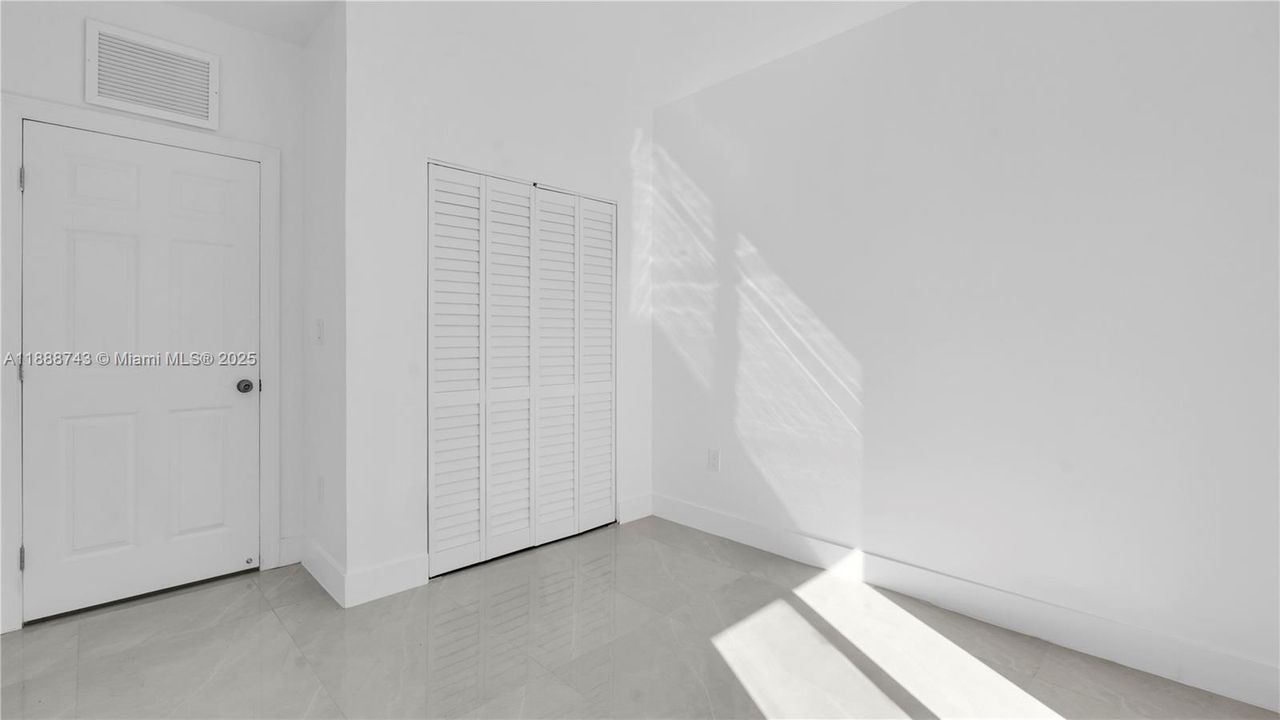 Active With Contract: $3,330 (3 beds, 2 baths, 1250 Square Feet)