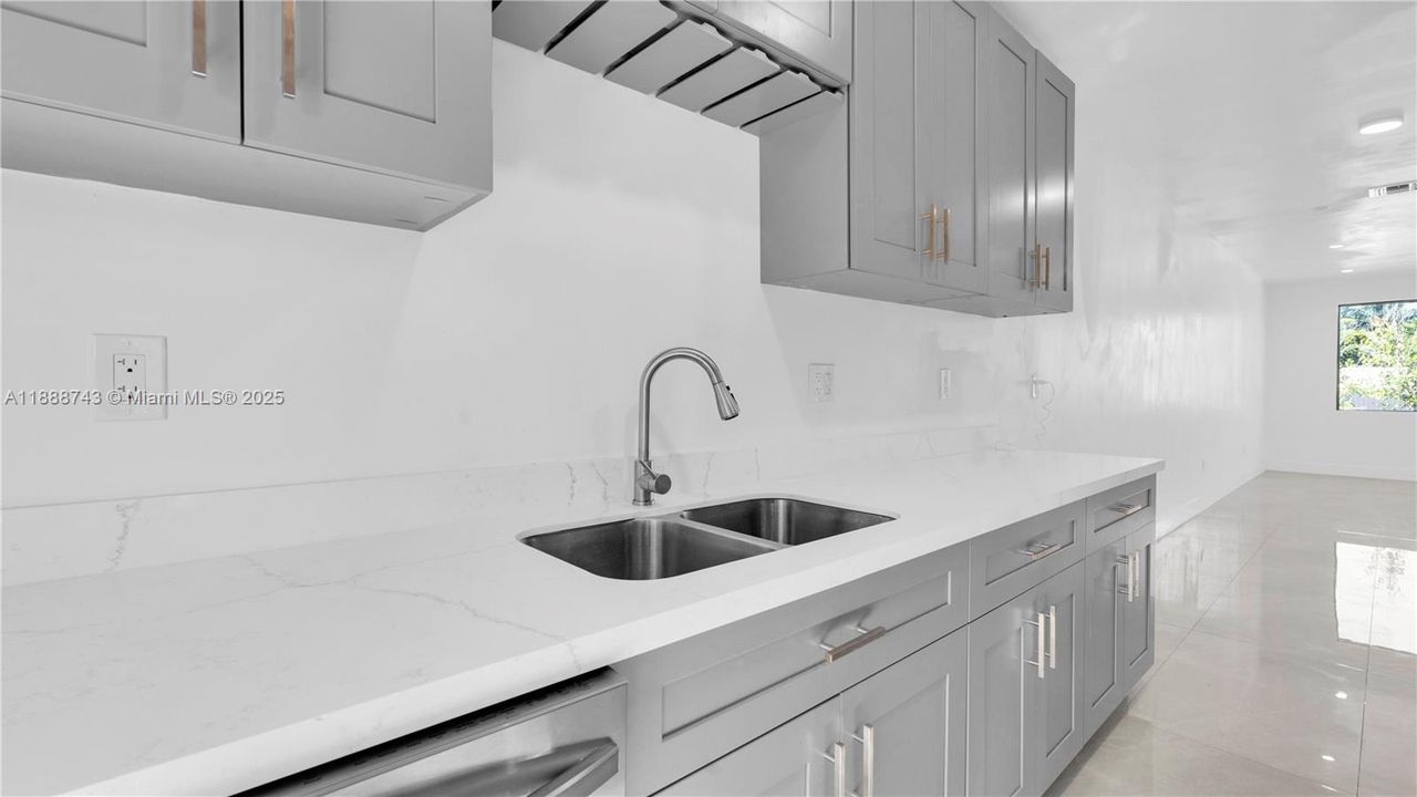 Active With Contract: $3,330 (3 beds, 2 baths, 1250 Square Feet)