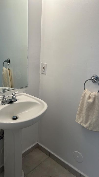 Active With Contract: $450,000 (3 beds, 2 baths, 1210 Square Feet)