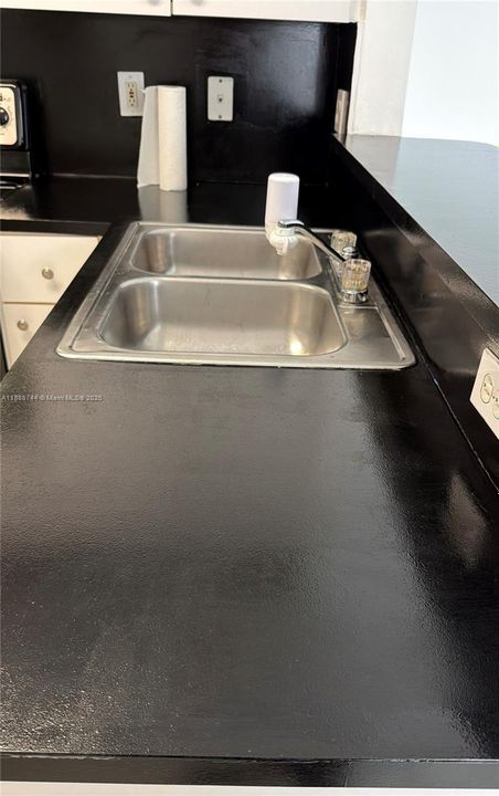 Active With Contract: $450,000 (3 beds, 2 baths, 1210 Square Feet)