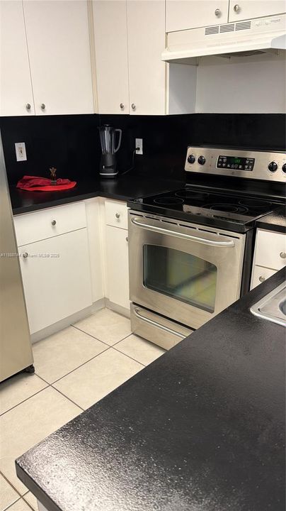 Active With Contract: $450,000 (3 beds, 2 baths, 1210 Square Feet)