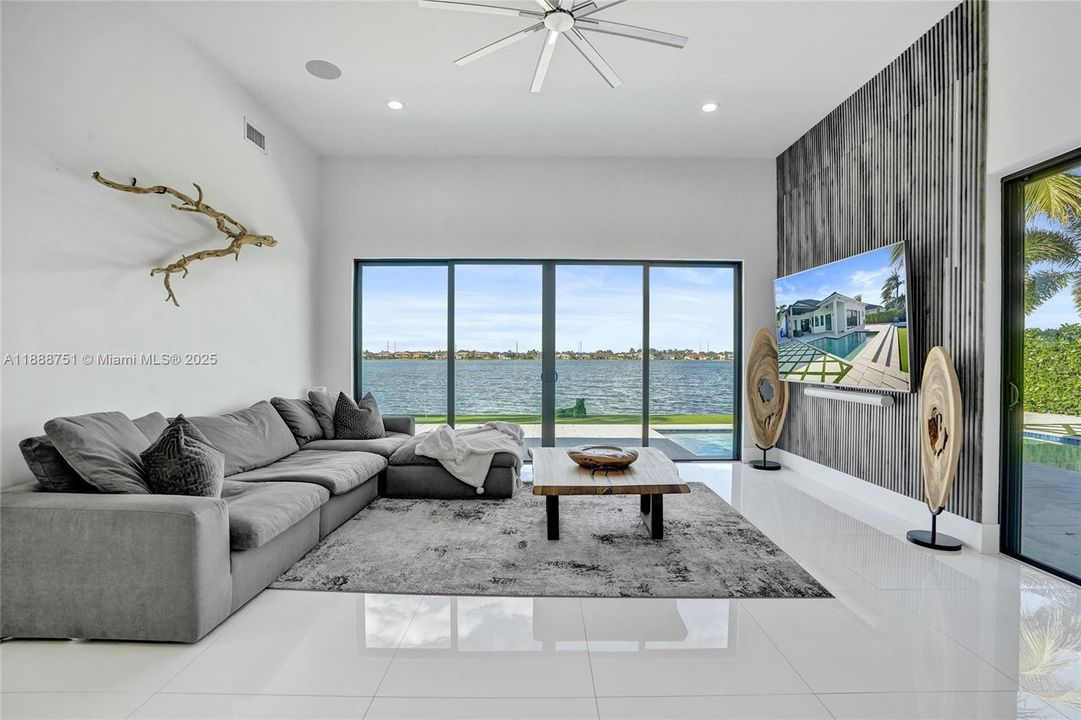 En Venta: $1,900,000 (5 camas, 3 baños, 3273 Pies cuadrados)