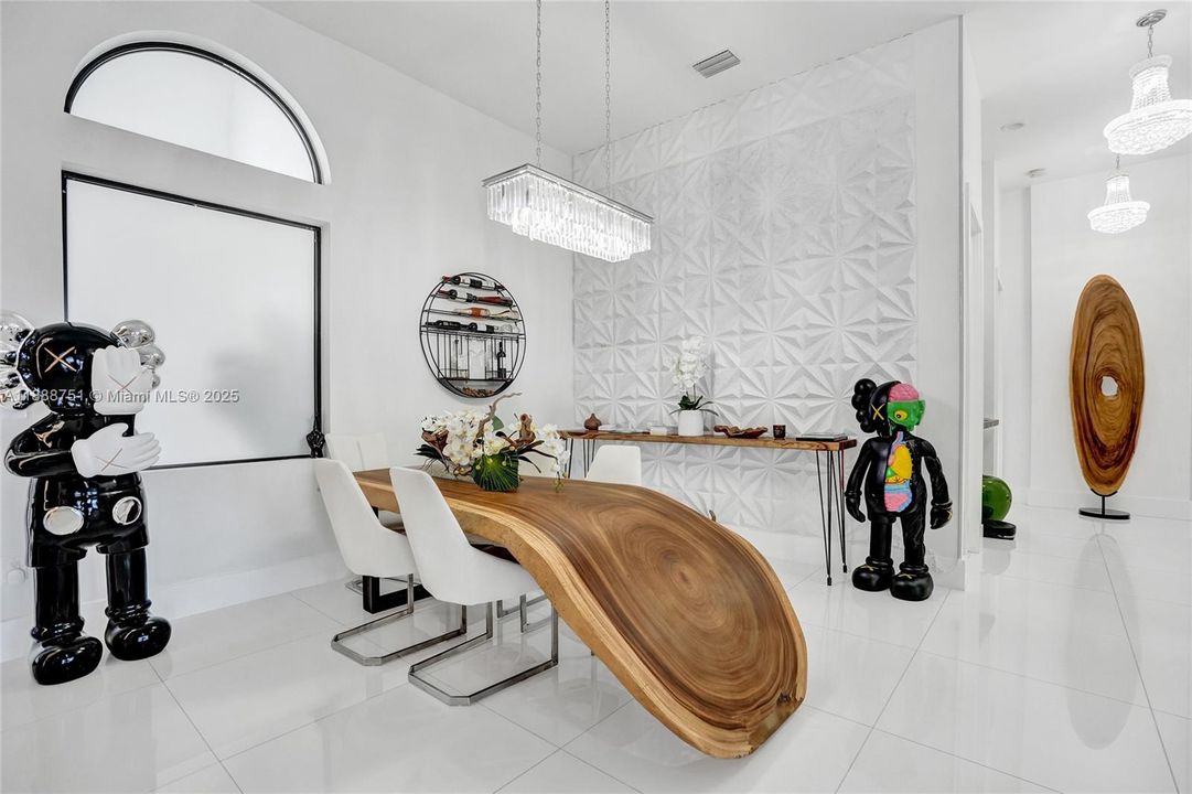 En Venta: $1,900,000 (5 camas, 3 baños, 3273 Pies cuadrados)