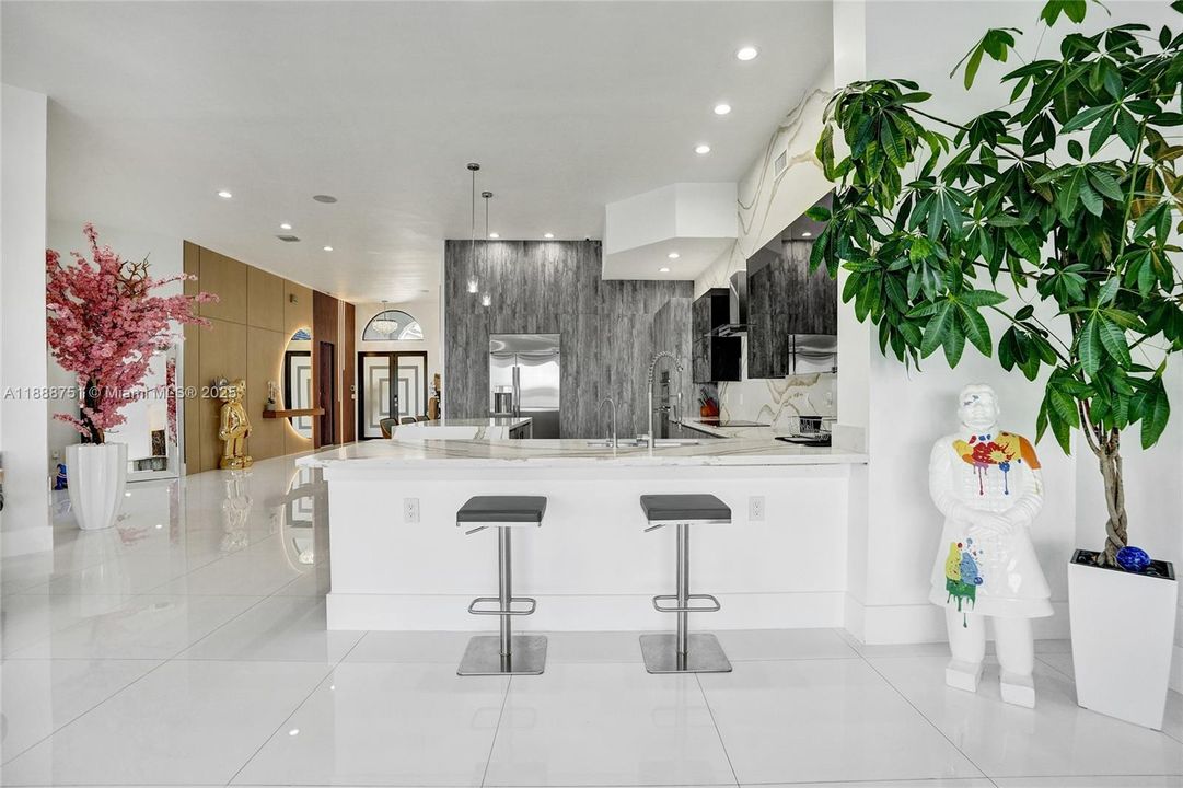 En Venta: $1,900,000 (5 camas, 3 baños, 3273 Pies cuadrados)