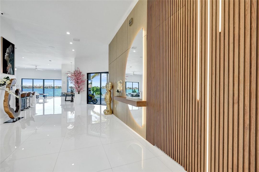 En Venta: $1,900,000 (5 camas, 3 baños, 3273 Pies cuadrados)