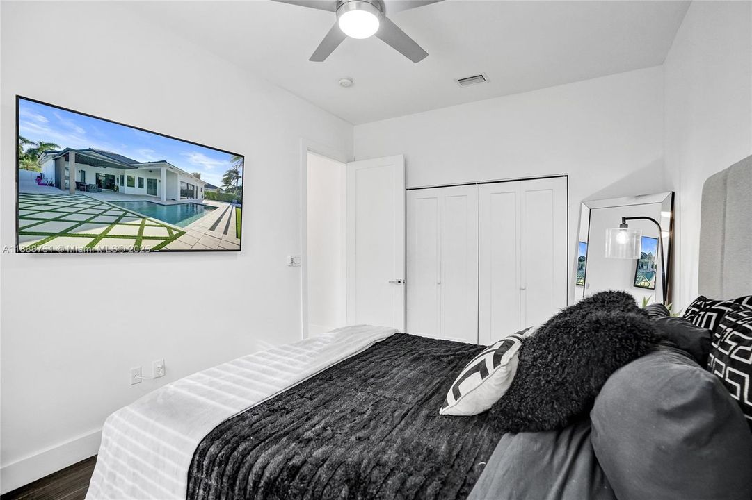 En Venta: $1,900,000 (5 camas, 3 baños, 3273 Pies cuadrados)