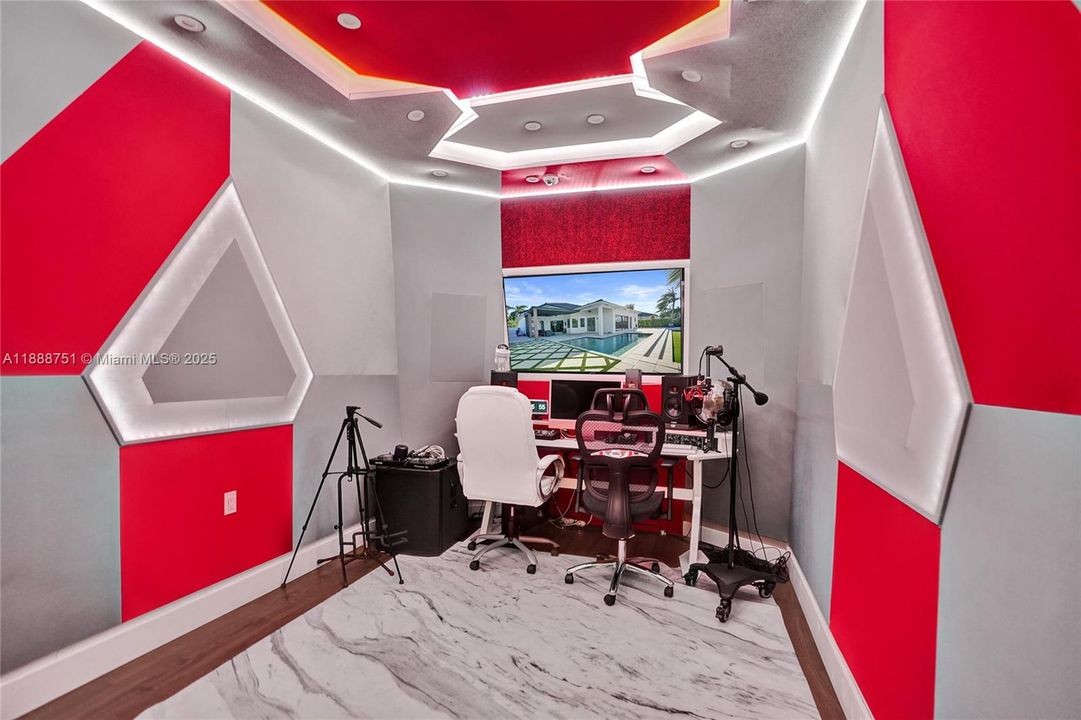 En Venta: $1,900,000 (5 camas, 3 baños, 3273 Pies cuadrados)