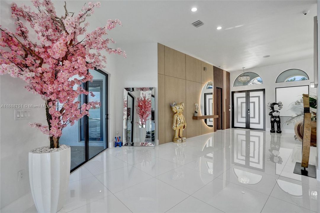 En Venta: $1,900,000 (5 camas, 3 baños, 3273 Pies cuadrados)