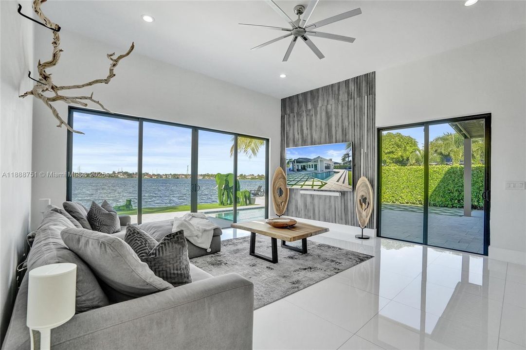 En Venta: $1,900,000 (5 camas, 3 baños, 3273 Pies cuadrados)