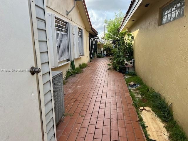 Activo con contrato: $435,000 (3 camas, 2 baños, 1506 Pies cuadrados)