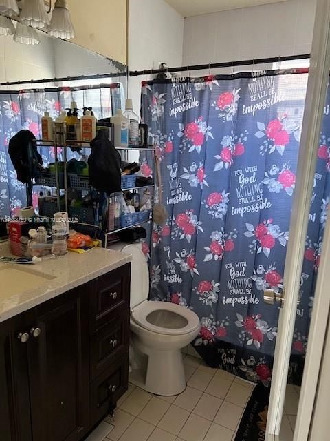 Activo con contrato: $435,000 (3 camas, 2 baños, 1506 Pies cuadrados)