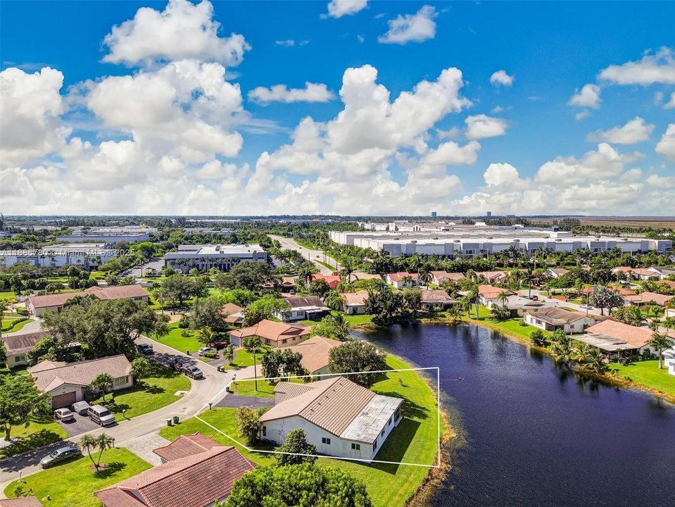 Под контрактом: $450,000 (3 спален, 2 ванн, 2231 Квадратных фут)