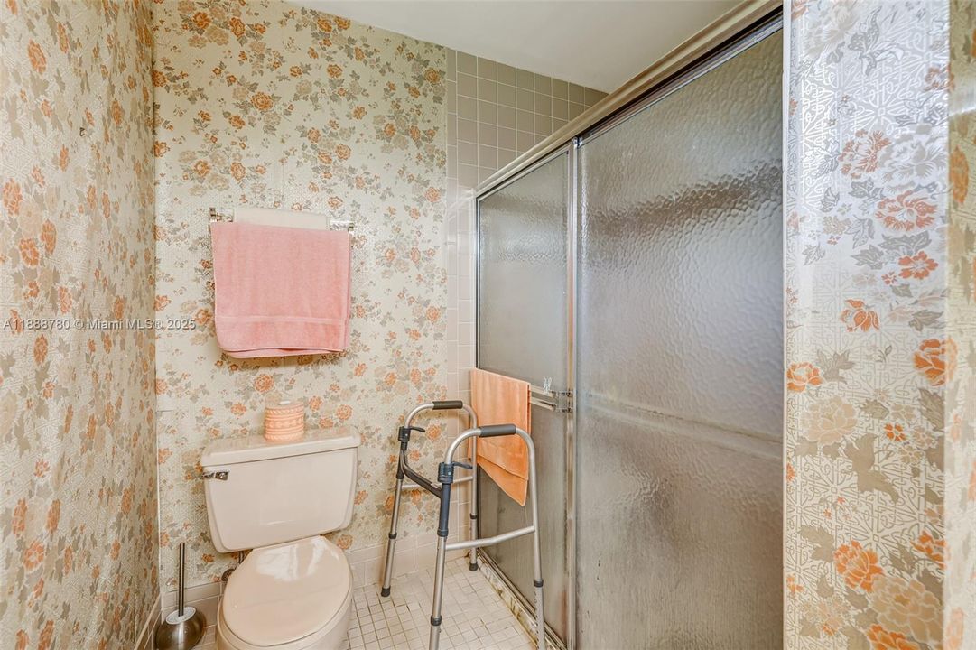 Под контрактом: $450,000 (3 спален, 2 ванн, 2231 Квадратных фут)