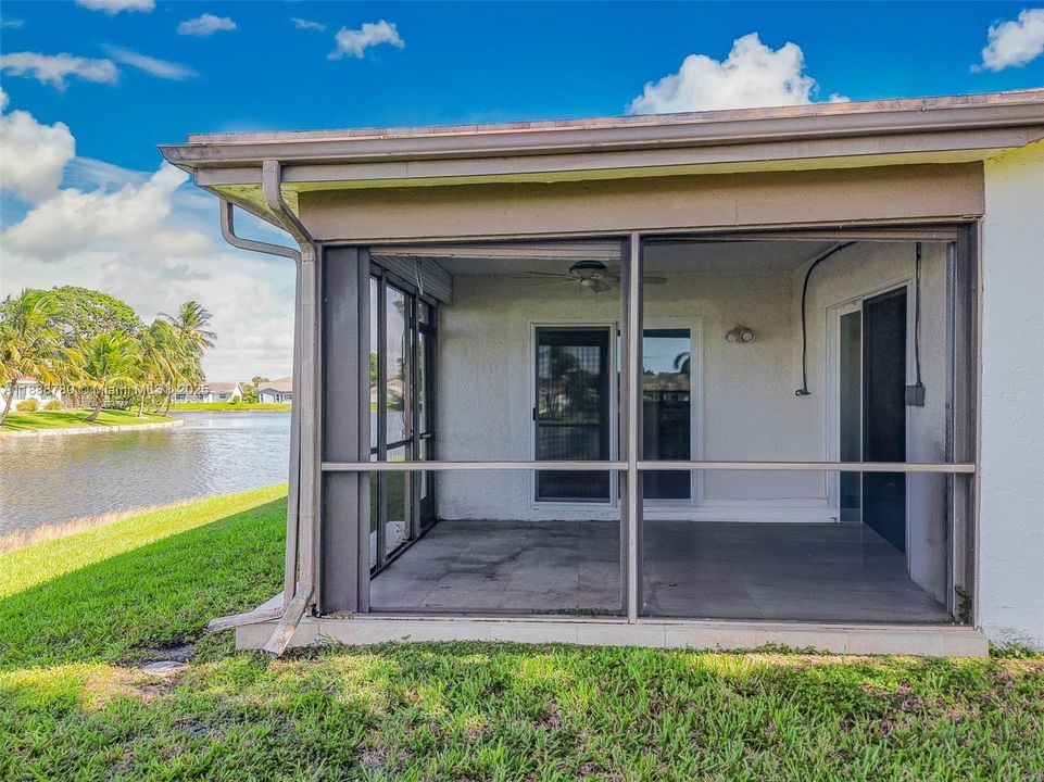 Под контрактом: $450,000 (3 спален, 2 ванн, 2231 Квадратных фут)