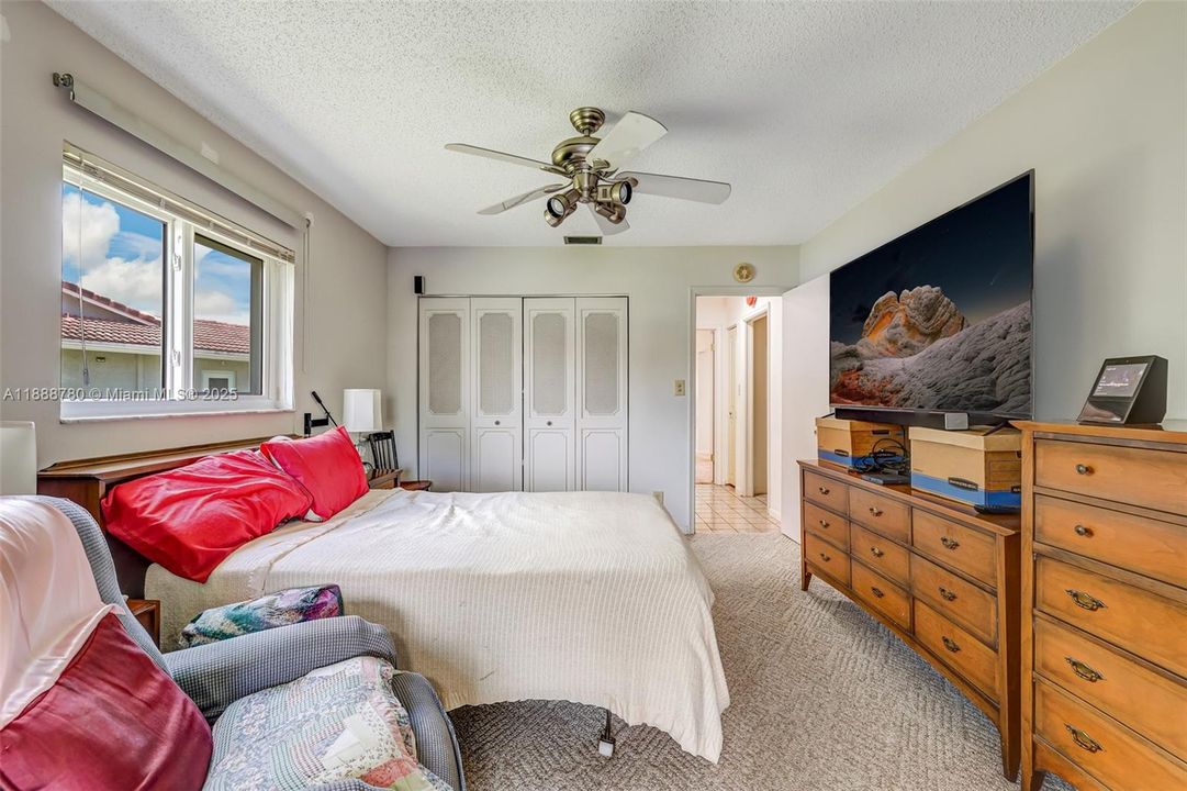 Под контрактом: $450,000 (3 спален, 2 ванн, 2231 Квадратных фут)