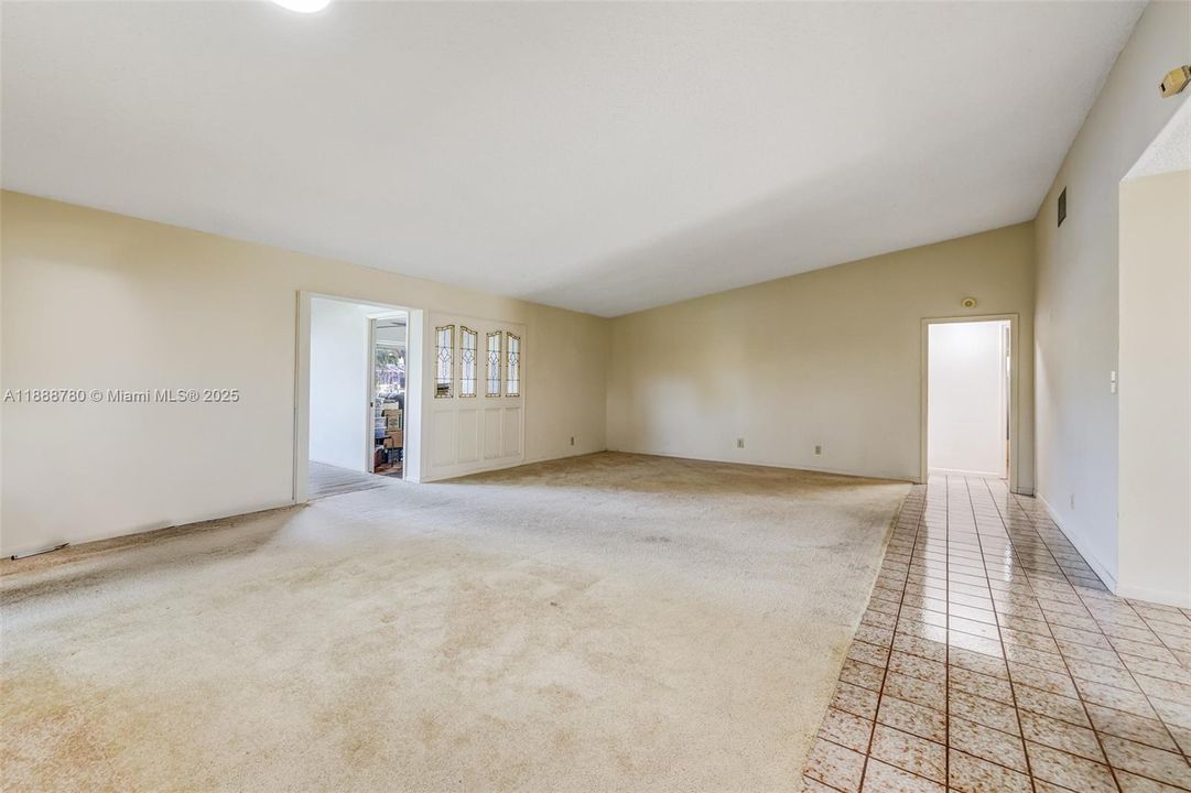 Под контрактом: $450,000 (3 спален, 2 ванн, 2231 Квадратных фут)