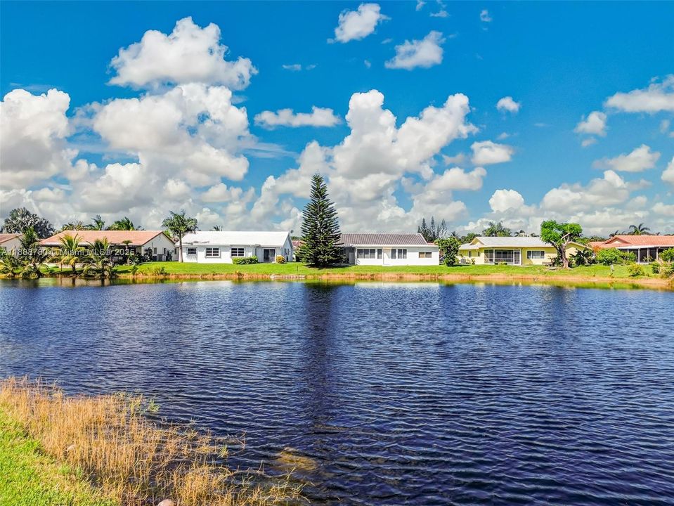 Под контрактом: $450,000 (3 спален, 2 ванн, 2231 Квадратных фут)