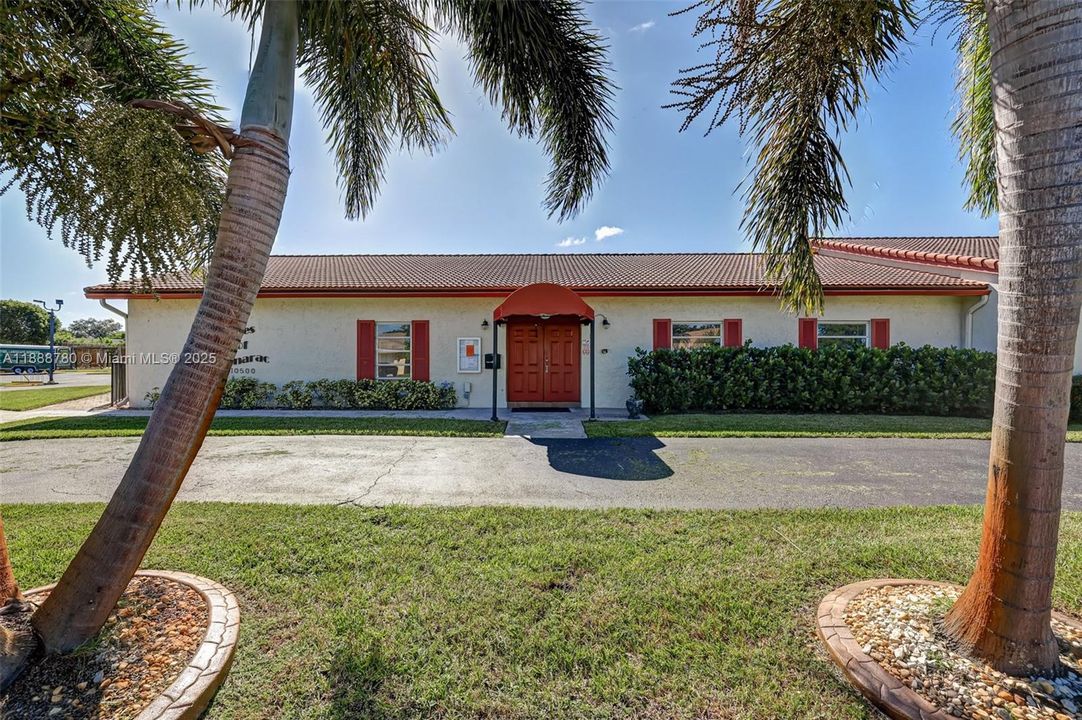 Под контрактом: $450,000 (3 спален, 2 ванн, 2231 Квадратных фут)