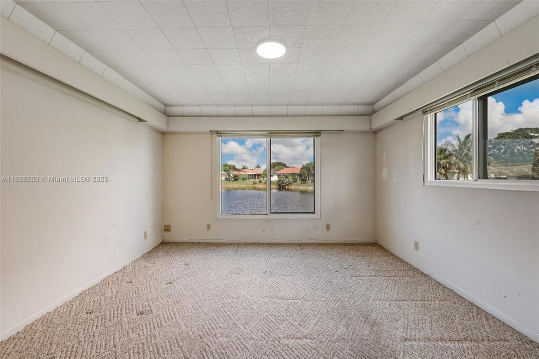 Под контрактом: $450,000 (3 спален, 2 ванн, 2231 Квадратных фут)