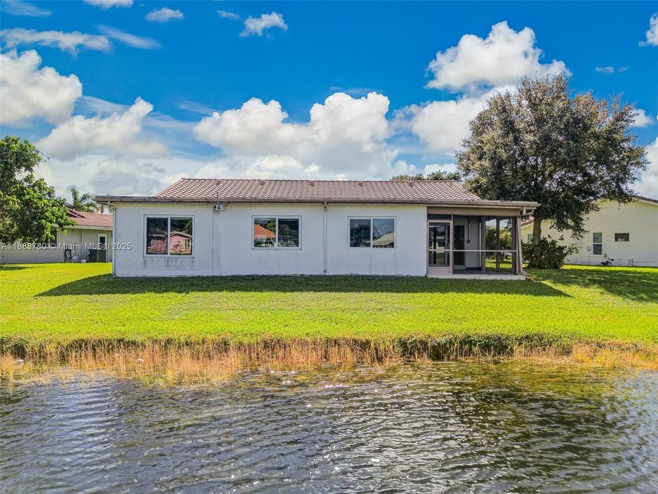 Под контрактом: $450,000 (3 спален, 2 ванн, 2231 Квадратных фут)