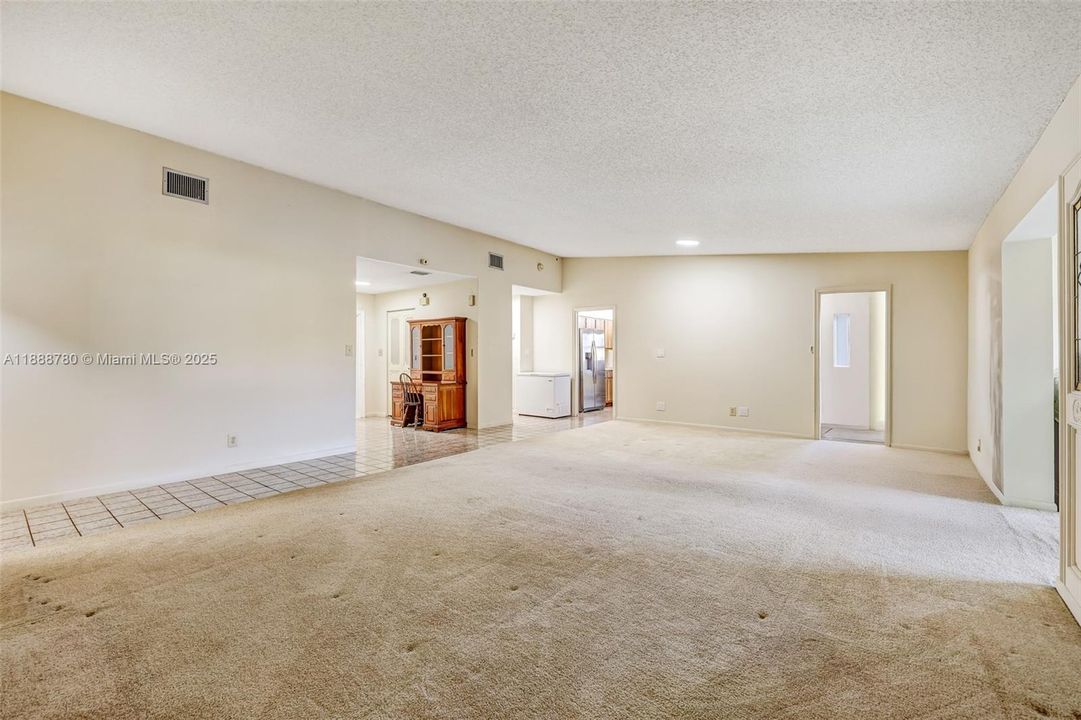 Под контрактом: $450,000 (3 спален, 2 ванн, 2231 Квадратных фут)