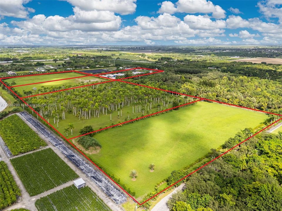 待售: $1,247,400 (4.62 acres)