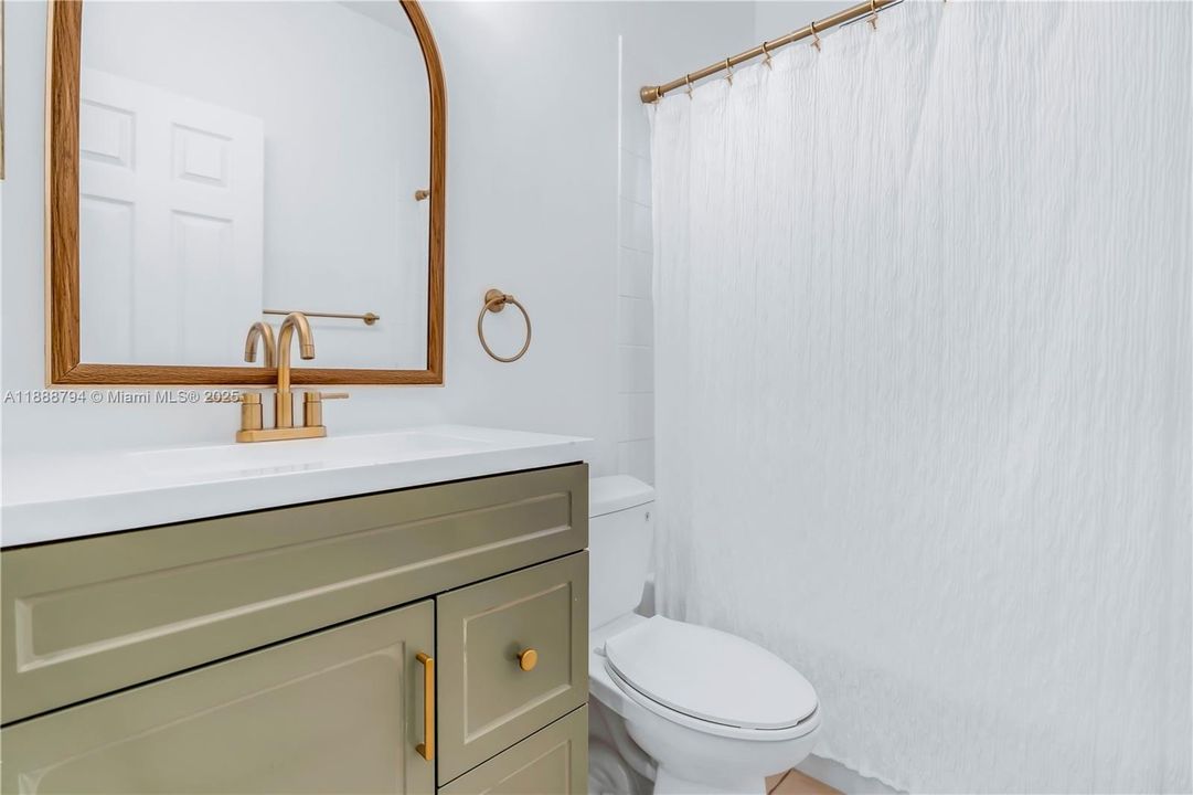 合同活跃: $765,000 (4 贝兹, 3 浴室, 2314 平方英尺)