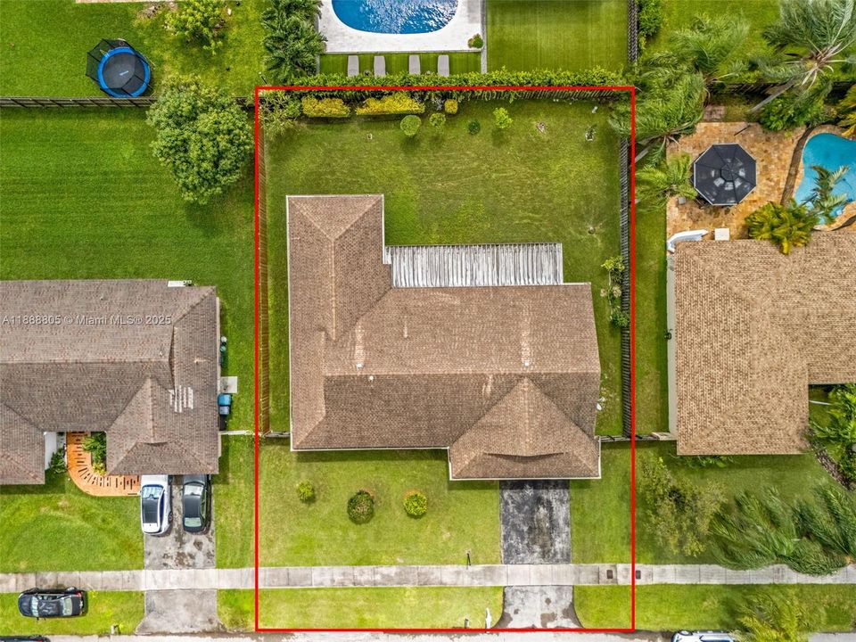 Недавно продано: $856,000 (4 спален, 2 ванн, 1937 Квадратных фут)