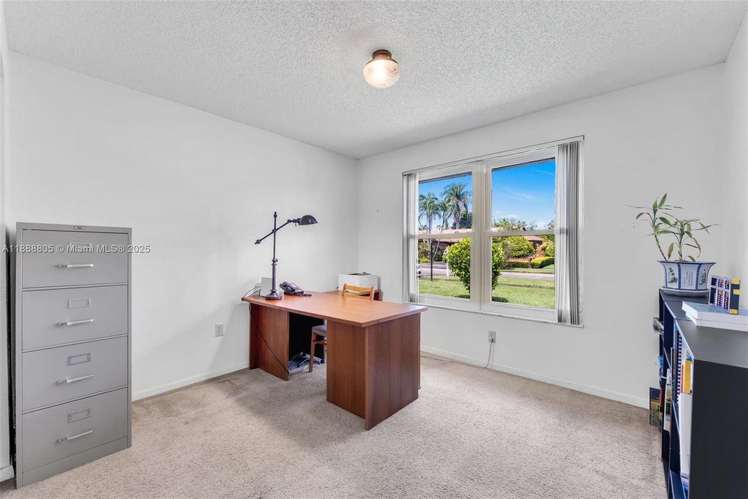 Недавно продано: $856,000 (4 спален, 2 ванн, 1937 Квадратных фут)