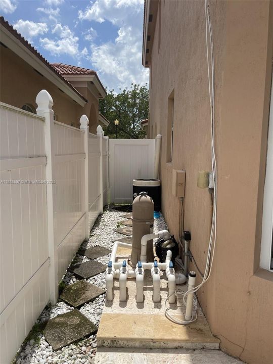 Activo con contrato: $3,100 (4 camas, 2 baños, 2146 Pies cuadrados)