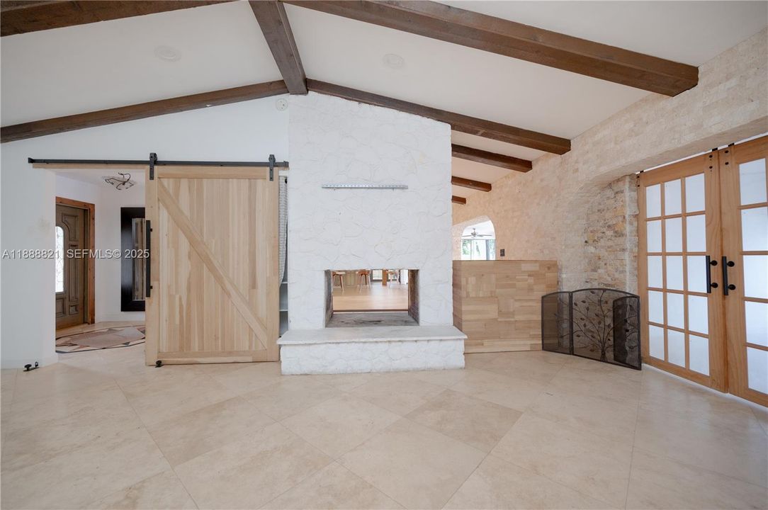 For Rent: $7,850 (4 beds, 2 baths, 2683 Square Feet)