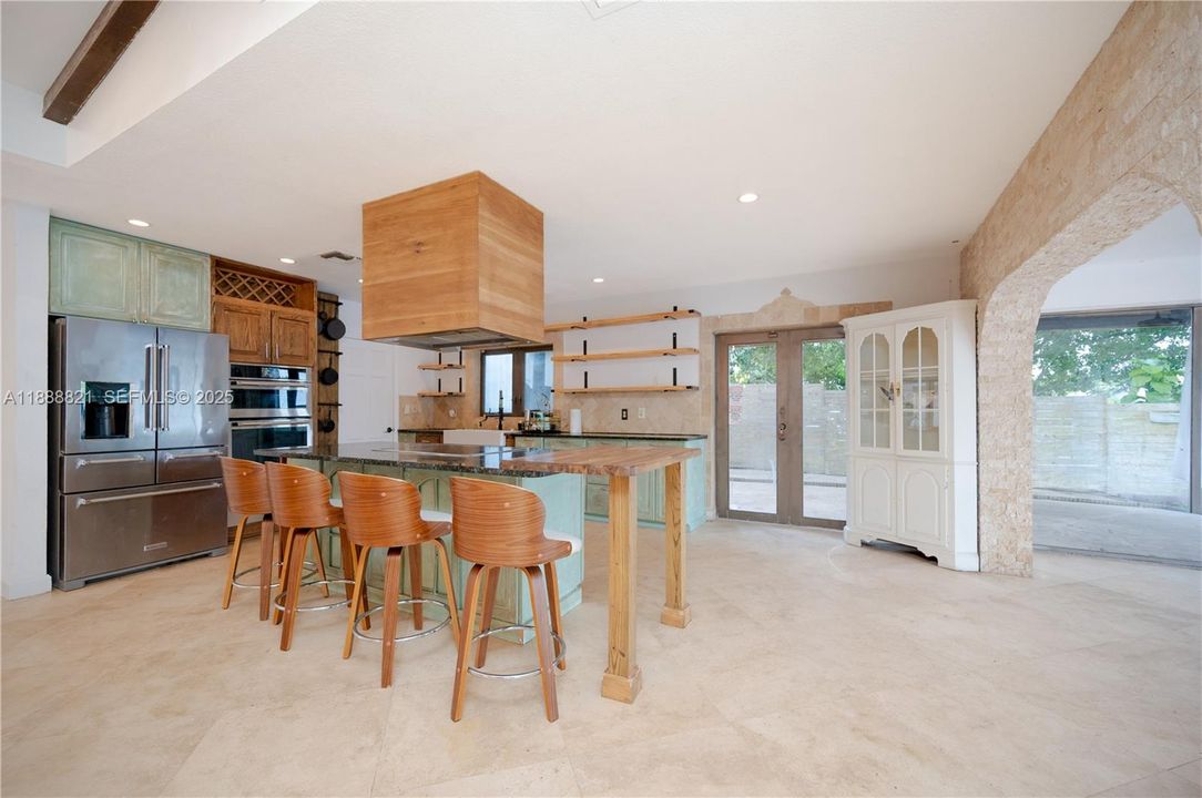 For Rent: $7,850 (4 beds, 2 baths, 2683 Square Feet)