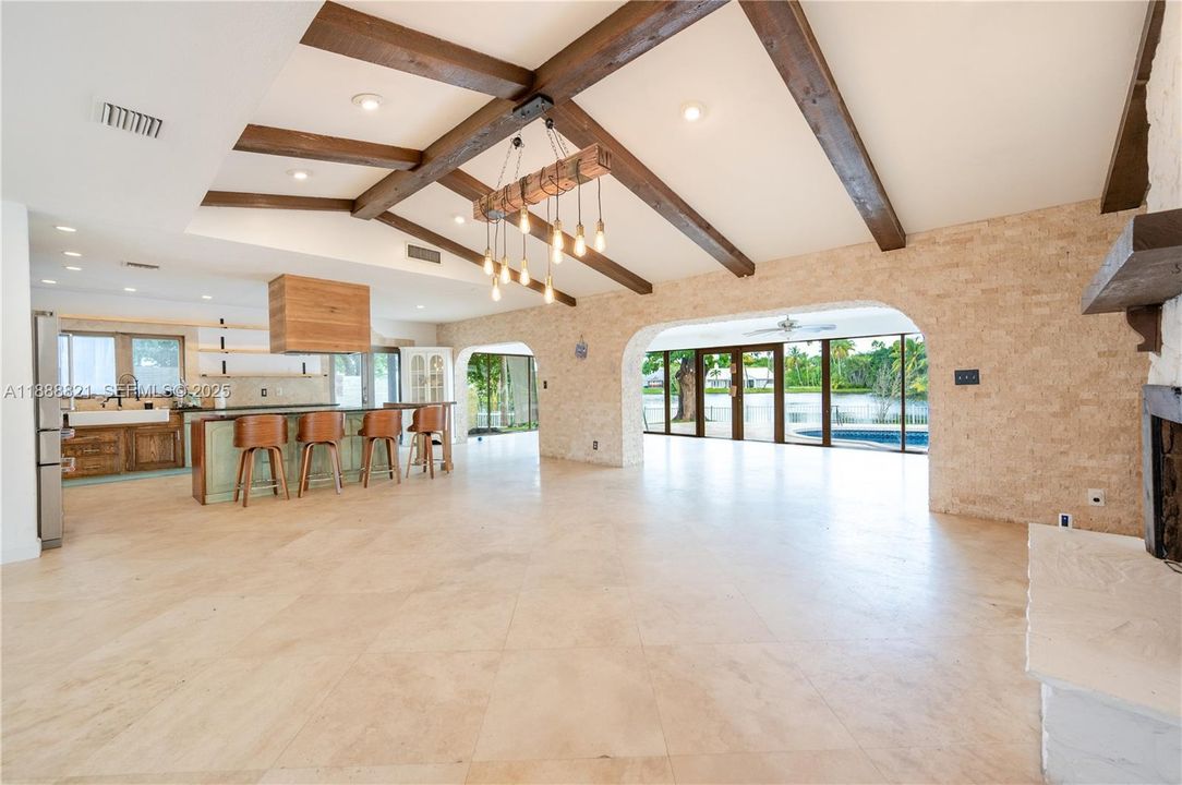 For Rent: $7,850 (4 beds, 2 baths, 2683 Square Feet)