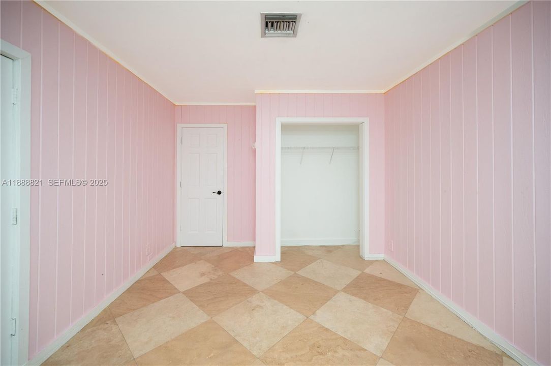 For Rent: $7,850 (4 beds, 2 baths, 2683 Square Feet)