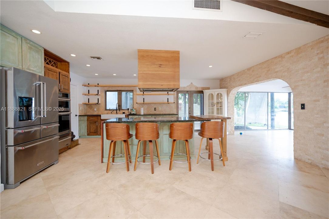 For Rent: $7,850 (4 beds, 2 baths, 2683 Square Feet)