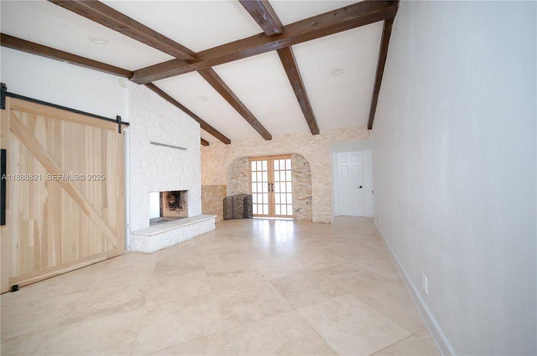 For Rent: $7,850 (4 beds, 2 baths, 2683 Square Feet)