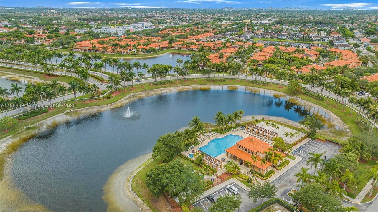 最近售出: $800,000 (4 贝兹, 3 浴室, 2997 平方英尺)