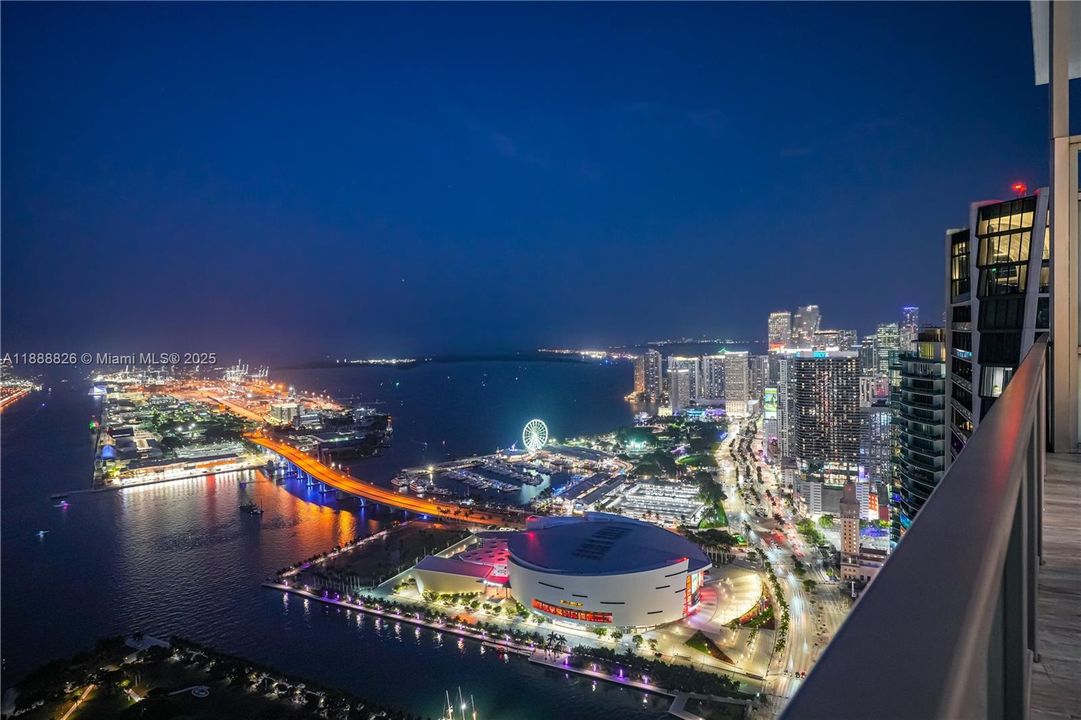 For Sale: $4,500,000 (3 beds, 2 baths, 2901 Square Feet)