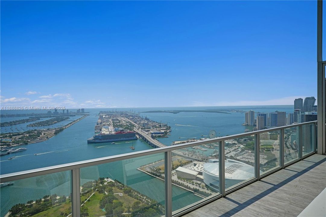 For Sale: $4,500,000 (3 beds, 2 baths, 2901 Square Feet)