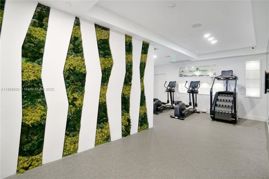 For Sale: $4,500,000 (3 beds, 2 baths, 2901 Square Feet)