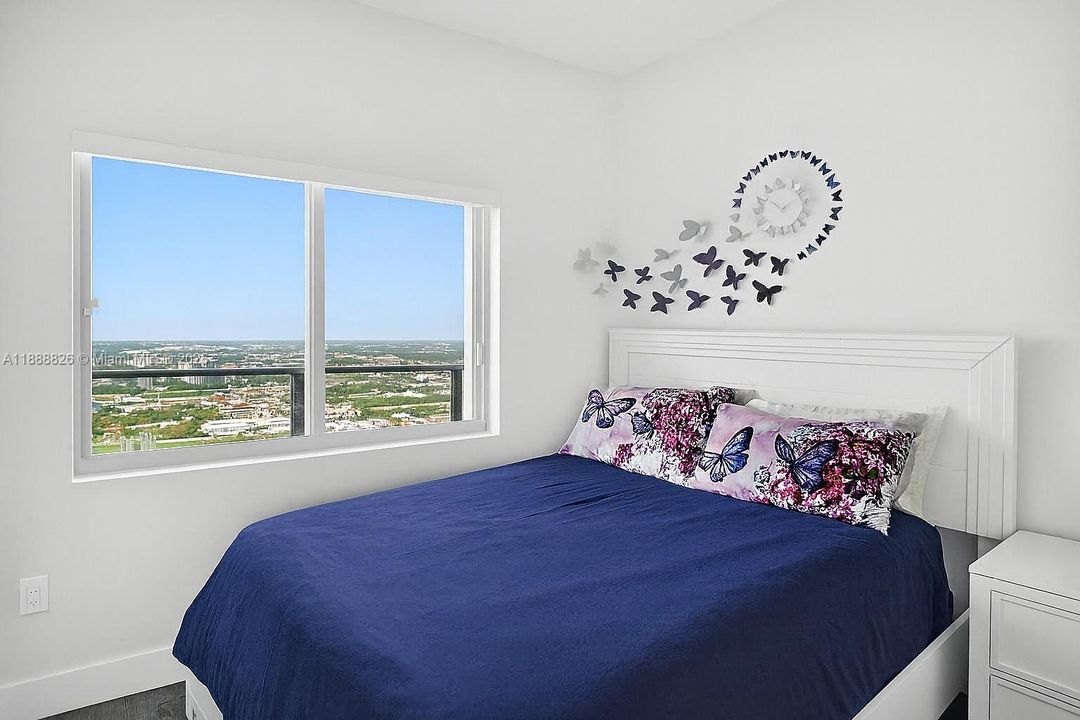 For Sale: $4,500,000 (3 beds, 2 baths, 2901 Square Feet)