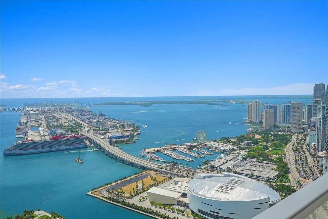 For Sale: $4,500,000 (3 beds, 2 baths, 2901 Square Feet)