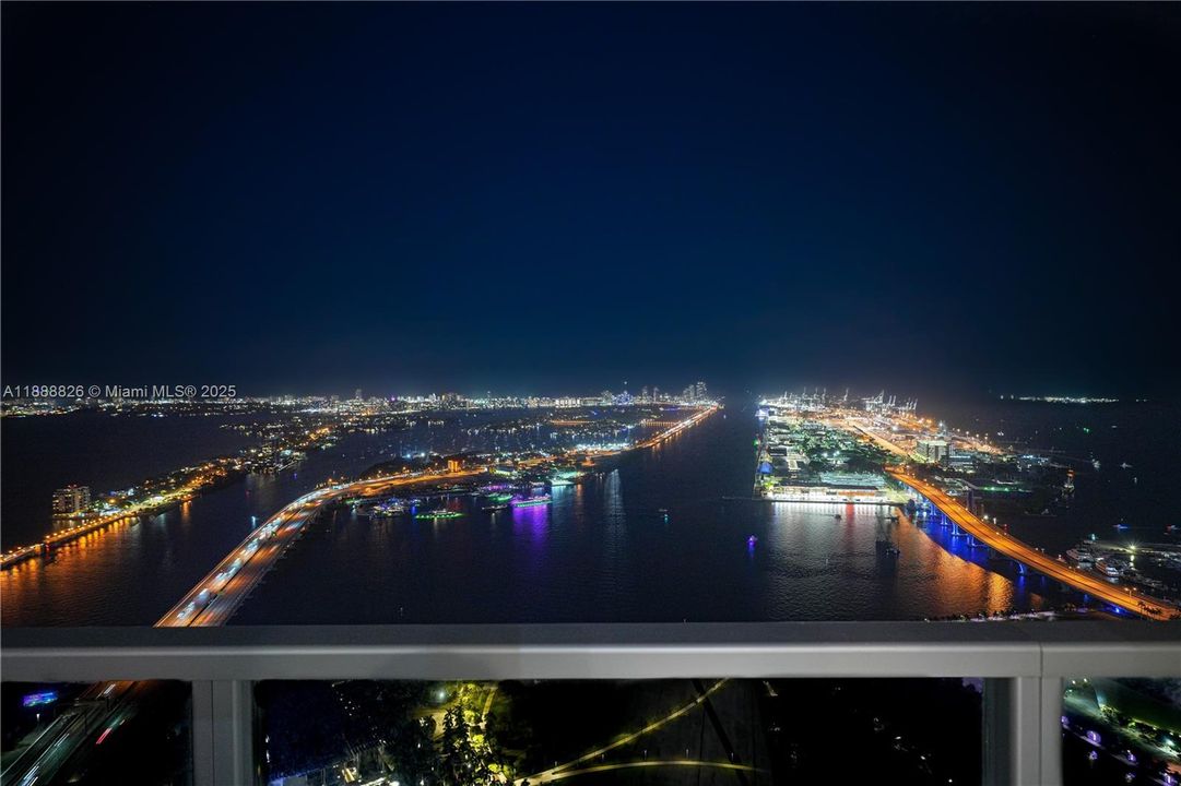 For Sale: $4,500,000 (3 beds, 2 baths, 2901 Square Feet)