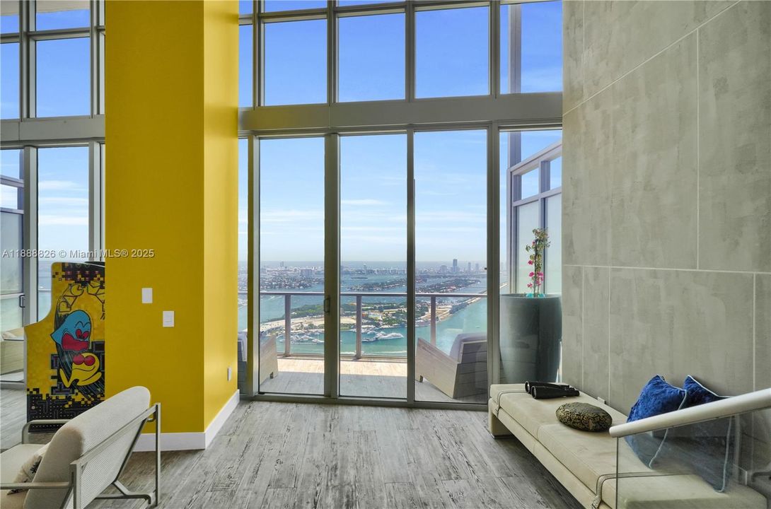 For Sale: $4,500,000 (3 beds, 2 baths, 2901 Square Feet)